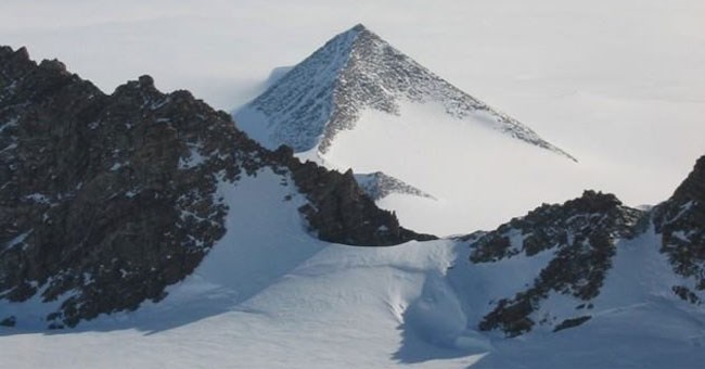 Vì sao chúng ta không thể khai quật những kim tự tháp ở Nam Cực?