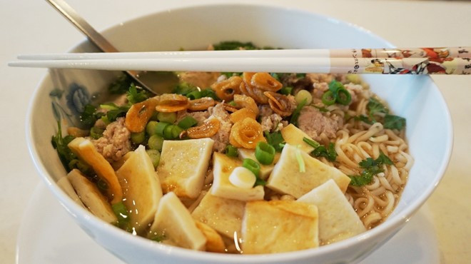 Lý giải nghi vấn tác hại của dầu chiên mì ăn liền