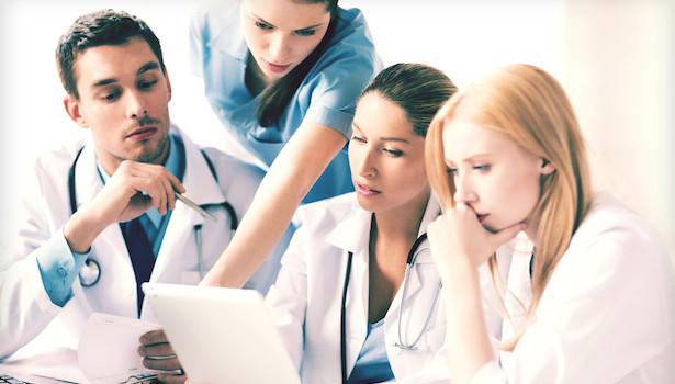 Kháng kháng sinh là một vấn đề không thể được giải quyết bởi các bác sĩ hay bệnh viện đơn lẻ.