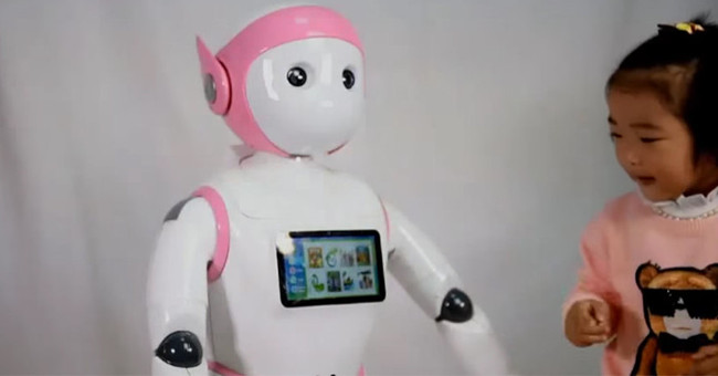 Trung Quốc chế "robot giữ trẻ"