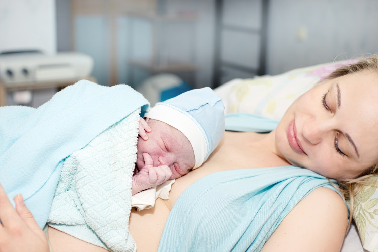 Lợi ích không tưởng từ việc da tiếp da sau sinh