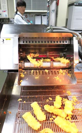 Nhật Bản: Robot cũng biết làm sushi, rán bánh xèo