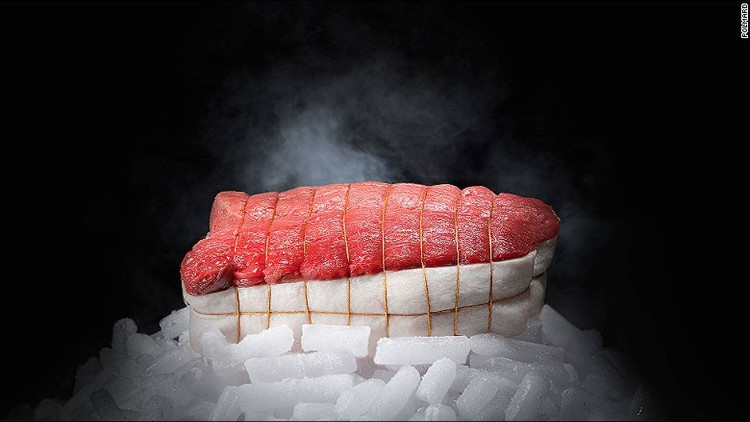 Thịt bò đắt hơn bò Kobe được sản xuất như thế nào?