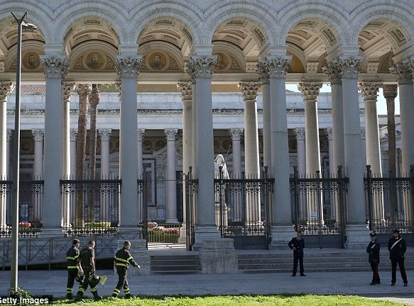 Cảnh tượng tan hoang sau trận động đất ở Italy