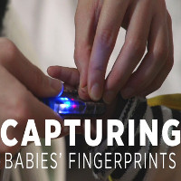 Phát triển thành công thiết bị lấy dấu vân tay của trẻ sơ sinh