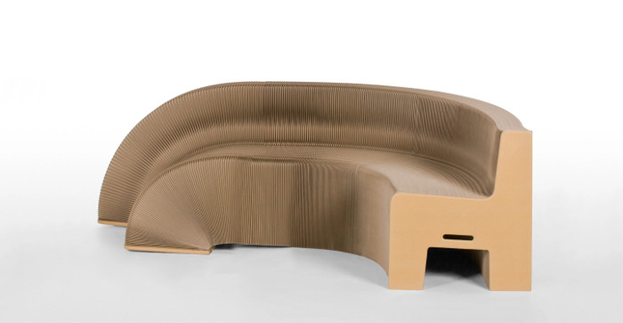 Mẫu ghế Flexible Love 12 Seat Chair được sản xuất từ giấy tái chế.