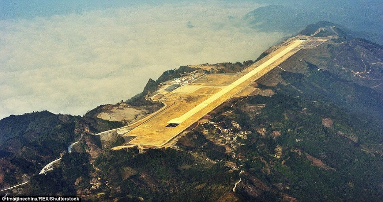 Sân bay trên đỉnh núi