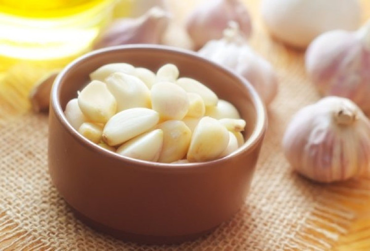 Tác dụng phụ đáng sợ của tỏi người dùng cần tránh