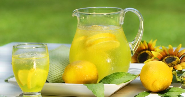 5 lí do để uống nước chanh mật ong vào sáng sớm