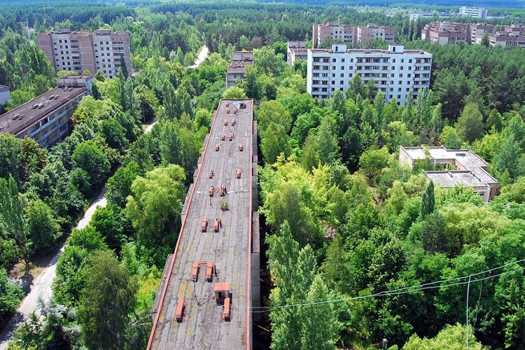 Thành phố Pripyat nhiễm phóng xạ bị bỏ hoang, Ukraine. Thành phố Pripyat nhiễm phóng xạ bị bỏ hoang, Ukraine.