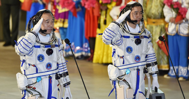 Trung Quốc tăng tốc ra không gian