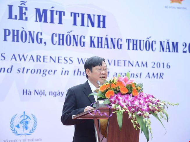 Thứ trưởng Nguyễn Viết Tiến phát biểu tại lễ mít tinh.