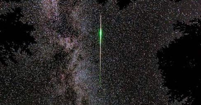 Việt Nam sắp đón trận mưa sao băng đẹp nhất năm