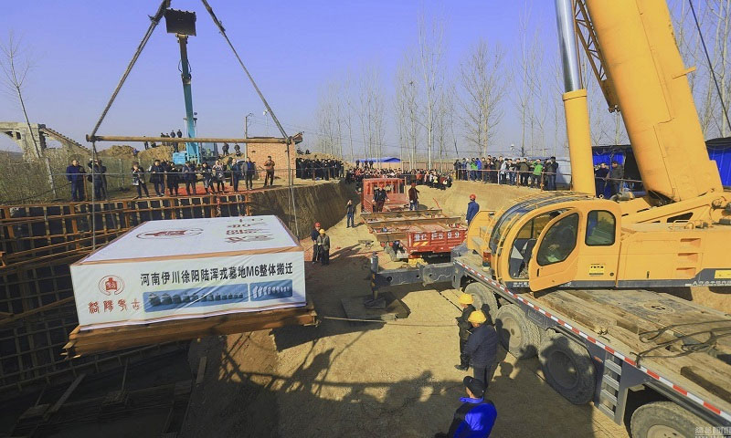 Trung Quốc đóng gói mộ cổ 30 tấn chuyển về phòng thí nghiệm