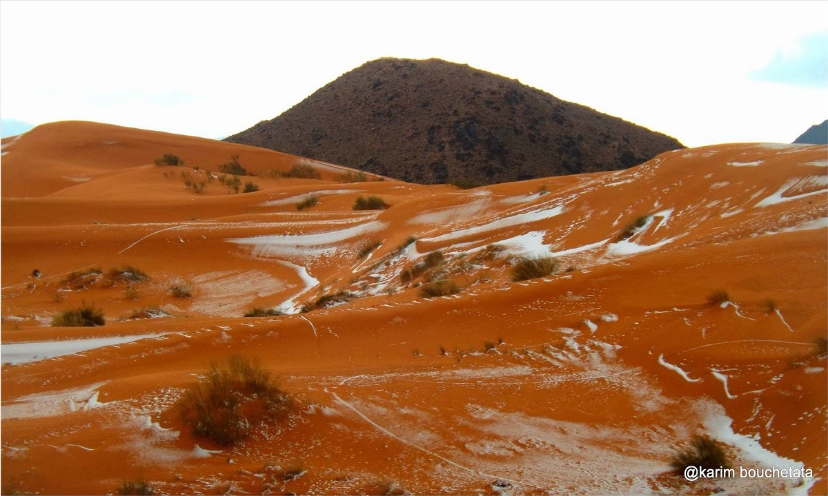Tuyết rơi lần đầu tiên sau 37 năm trên sa mạc Sahara