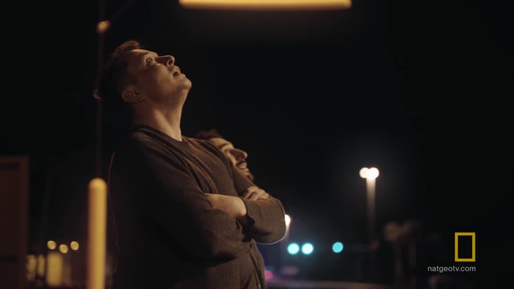 Elon Musk quan sát quá trình phóng và hạ cánh của tên lửa Falcon 9.