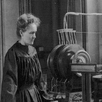 Marie Curie xây giấc mơ khoa học từ phòng thí nghiệm tồi tàn