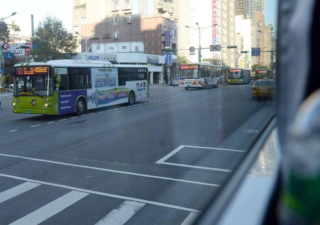 Tại Đài Loan, hệ thống xe buýt siêu nhanh cũng được rất nhiều người đón nhận.