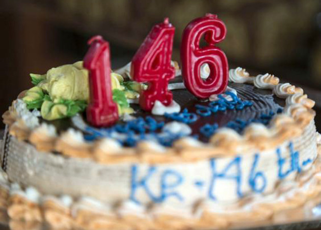 Chiếc bánh mừng sinh nhật 146 cụ Mbah Gotho.