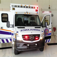 Bạn có biết vì sao chữ "Ambumlance" trên xe cấp cứu lại ghi ngược?