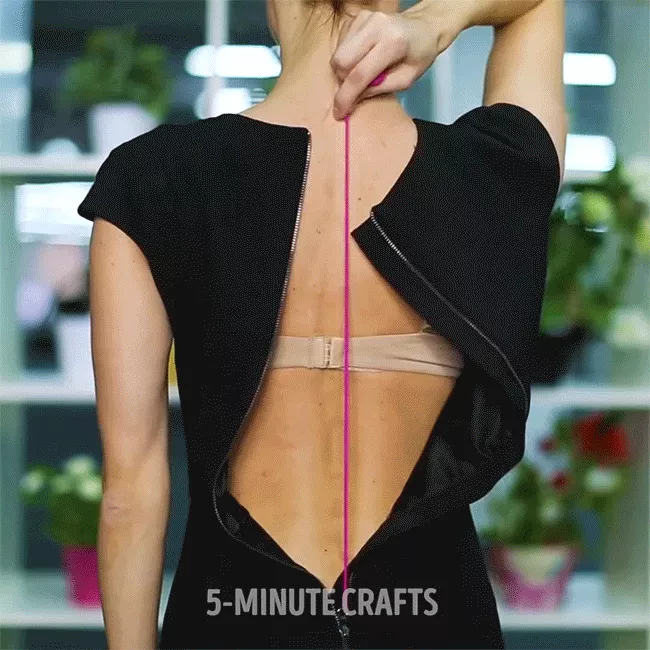 Chỉ có đồ ngốc mới nói chiếc lỗ nhỏ trên khóa này là đồ thừa thãi mà thôi