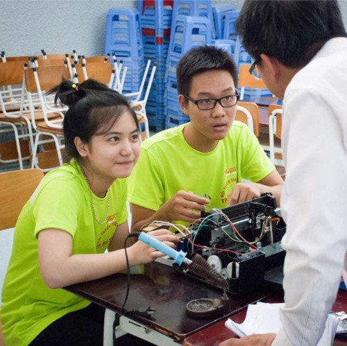 Máy in chữ nổi của hai sinh viên Đà Nẵng vươn ra thế giới