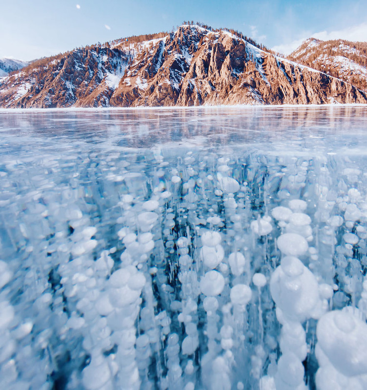 Được biết, địa điểm mà Kristina chụp chính là hồ Baikal, nằm ở phía nam Siberia, Nga.