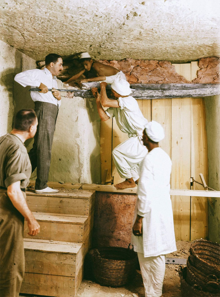 Ảnh màu cực hiếm ghi lại quá trình khám phá lăng mộ Tutankhamun