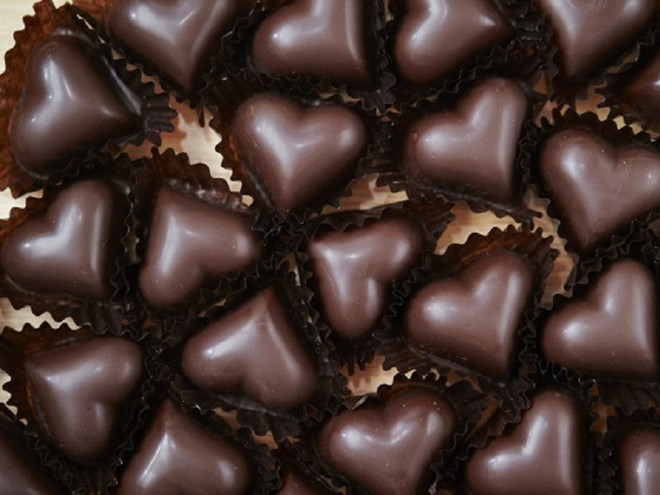 Là món quà không thể thiếu trong ngày Valentine, chocolate có nhiều công dụng cho sức khỏe mà nhiều người chưa biết.