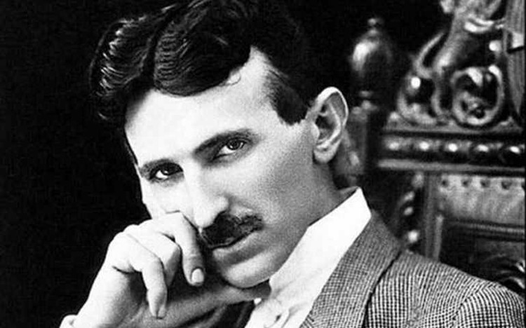 Tesla dự đoán sự ra đời của smartphone từ năm 1926