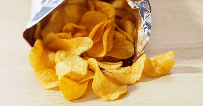 Sự thật bất ngờ: Món khoai tây chiên cắt lát ra đời từ mối "thâm thù cá nhân"