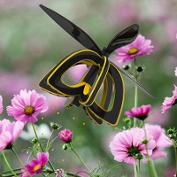 Kinh ngạc với con ong robot có thể thụ phấn cho hoa