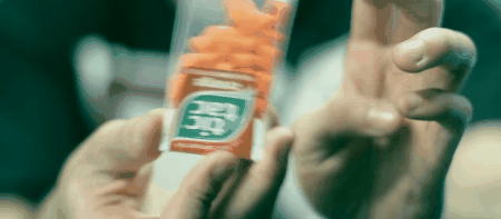 Bạn có biết phần rãnh nhỏ trên nắp hộp kẹo Tic Tac có công dụng gì không?
