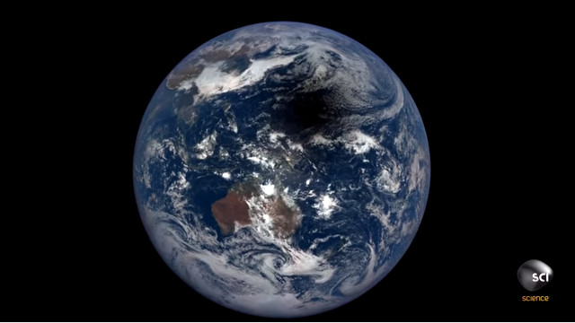 Bóng đen chiếu xuống Thái Bình Dương với diện tích lớn gần bằng Australia.