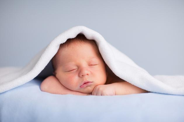 Đây là lý do vì sao một nửa não bộ vẫn thức khi bạn ngủ xa nhà