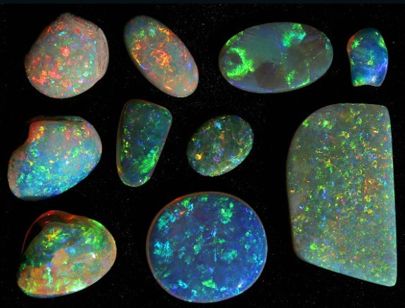 Viên đá opal 600.000 USD lần đầu ra mắt công chúng