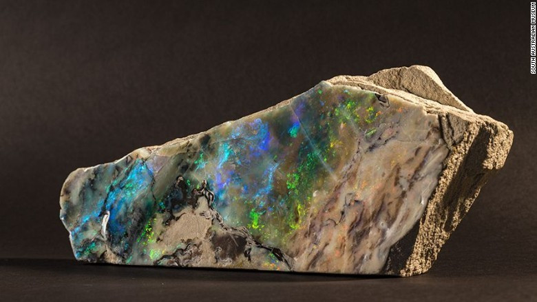 Viên đá opal 600.000 USD lần đầu ra mắt công chúng