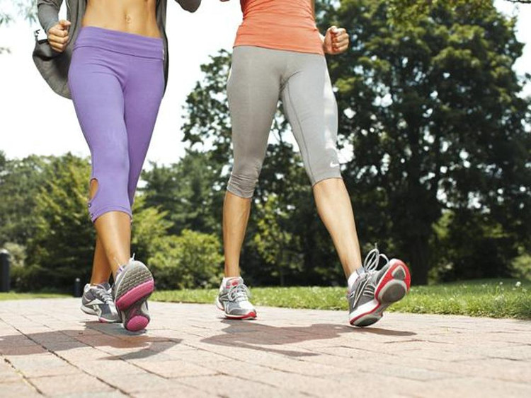 Mỗi bước đi bộ đều giúp chúng ta giảm được nguy cơ bị bệnh tim.