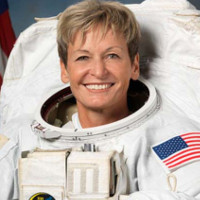 Nữ phi hành gia Mỹ lập kỷ lục chuyến đi ra ngoài không gian dài nhất