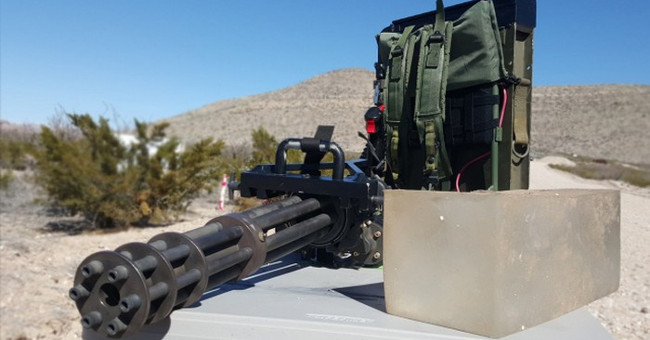 Xem súng máy 6 nòng M134 Minigun nhả đạn nhanh như chớp