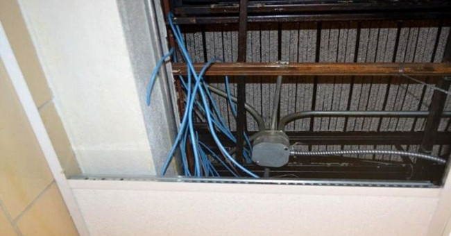 Tù nhân Mỹ tự ráp máy tính, kết nối với mạng của nhà tù để nhắn tin cho mẹ