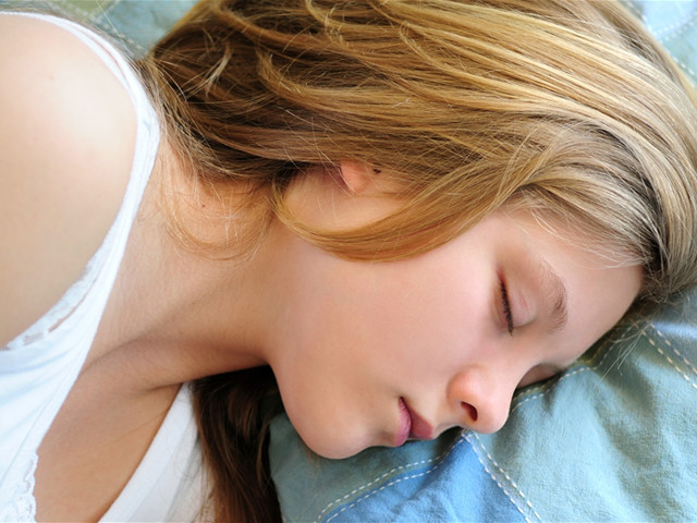 Mất ngủ mãn tính liên quan đến hàng loạt vấn đề như hiệu suất học kém, trầm cảm, tai nạn xe cộ.