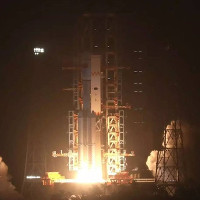Trung Quốc phóng tàu vũ trụ chở hàng đầu tiên