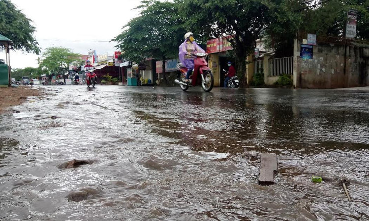 Mưa dông trên cả nước, các tỉnh miền Bắc trời chuyển lạnh