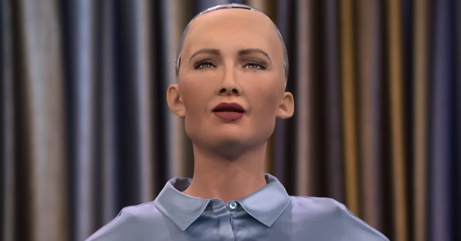 Robot gây sốc khi tuyên bố muốn thống trị loài người