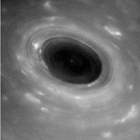 Ảnh siêu bão sao Thổ tàu Cassini gửi về từ "cõi chết"