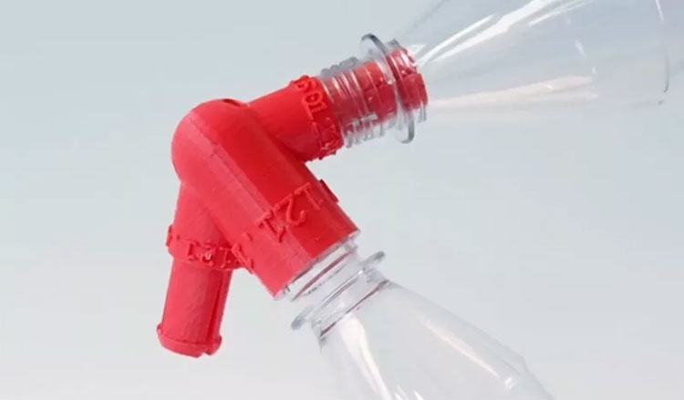 Một vật in 3D nhỏ bé có thể giúp xây nhà bằng chai nhựa dễ dàng hơn bao giờ hết