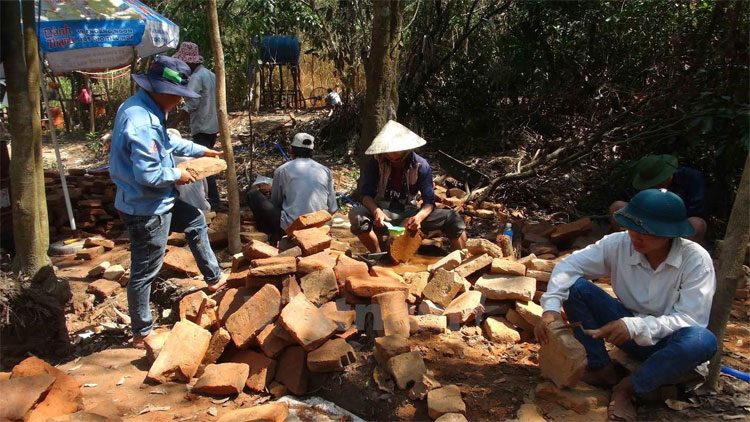 Phát hiện một đường cổ chìm trong lòng đất ở Thánh địa Mỹ Sơn