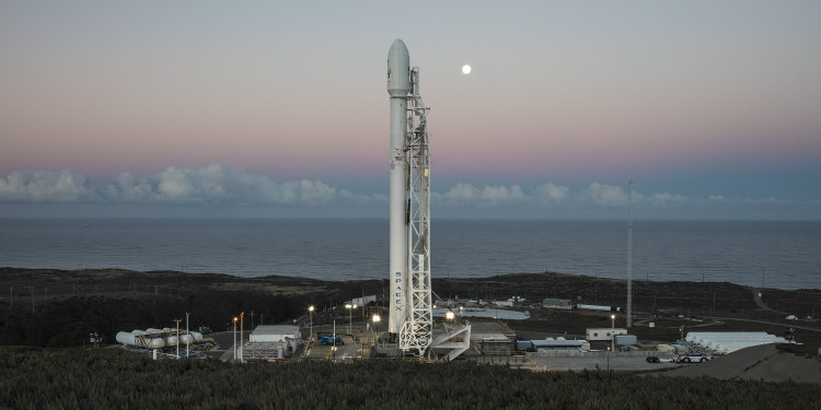 SpaceX sẽ phóng 4.425 vệ tinh lên quỹ đạo Trái Đất