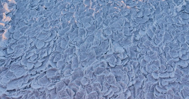 "Băng vảy rồng" - hiện tượng tự nhiên siêu hiếm xuất hiện tại Nam Cực sau 10 năm mất tích